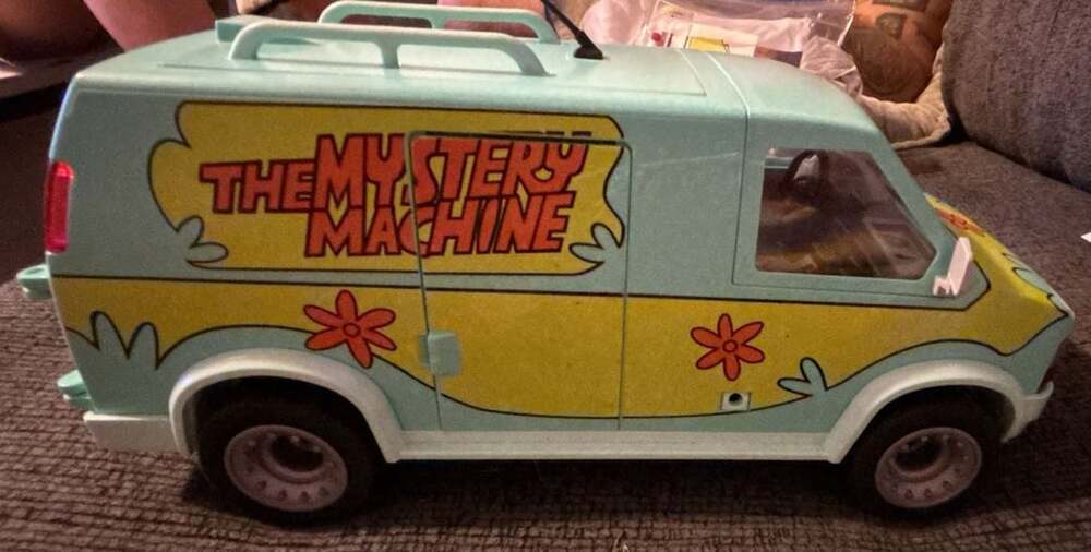 Playmobil Scooby-Doo Mystery Machine Set 70286 with Figures and Accessories